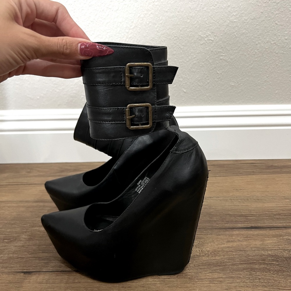 Jeffrey Campbell, size 8.5, black leather